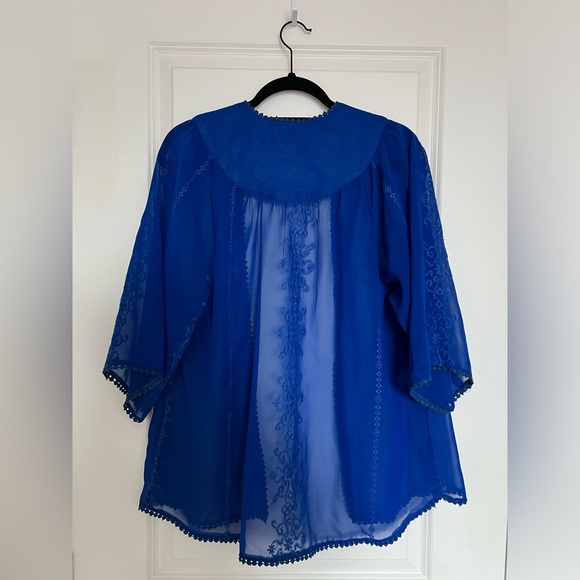 Sheer blue top with embroidery - Picture 2 of 4